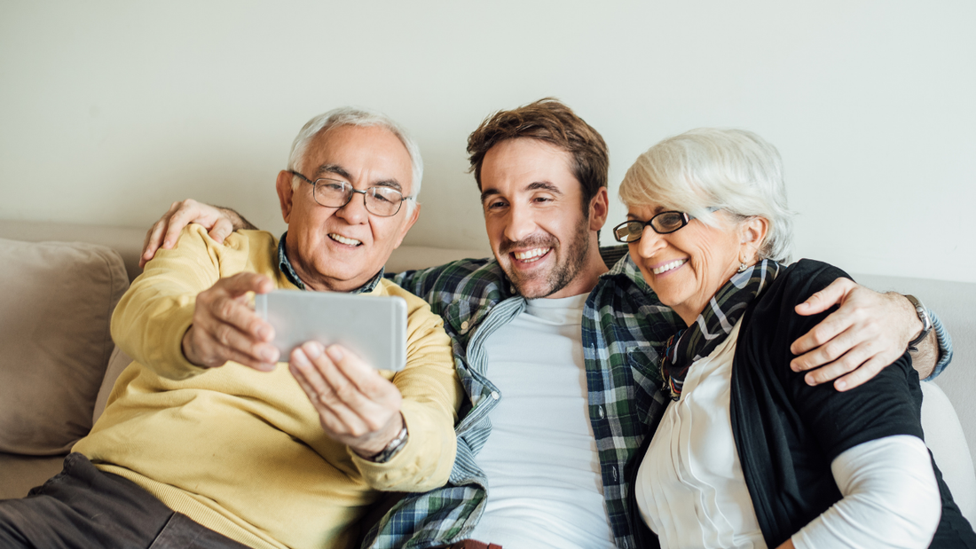 How Can Elderly Parents Stay Independent Without Making Family Members Worry? 