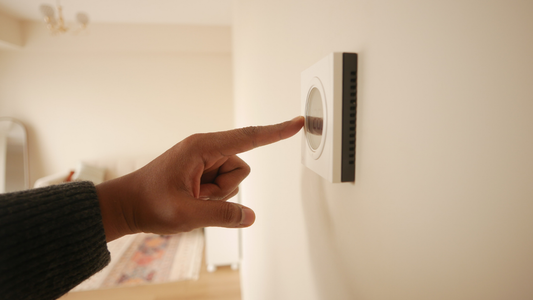 How Can Safety Devices Support People Living Alone for the First Time? 