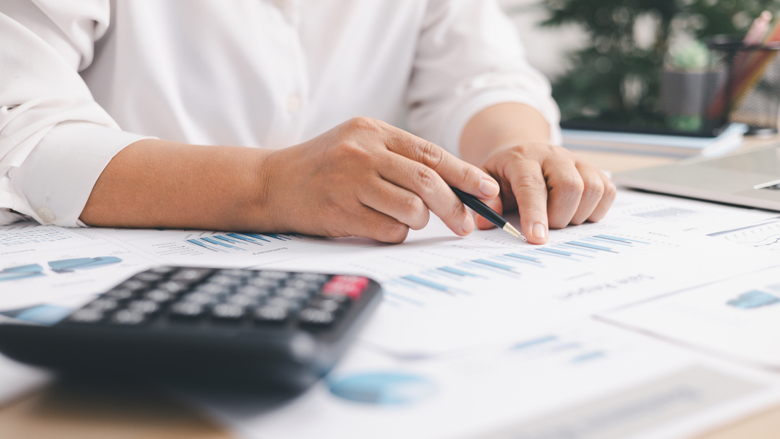 How Can Seniors Safely Manage Finances and Avoid Scams While Living Alone? 