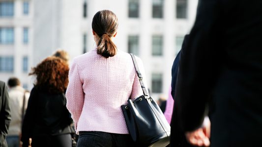 How Can Wearable Alarms Support Women During Early-Morning or Late-Night Commutes? 