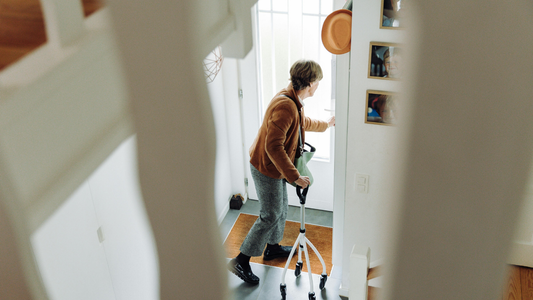 How Do Seniors Balance Independence and Safety at Home? 