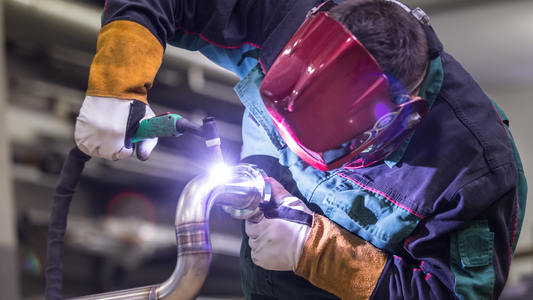 What Industries Face the Highest Risks for Lone Workers? 