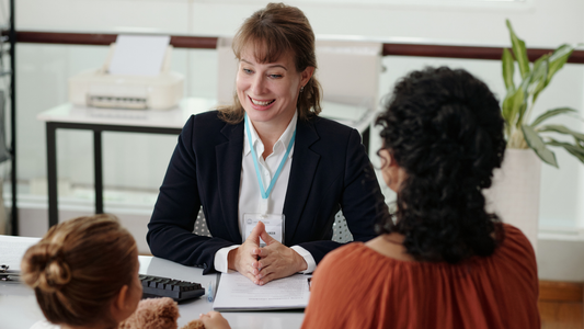 What Lone Worker Safety Considerations Apply to Social Workers and Community Staff? 