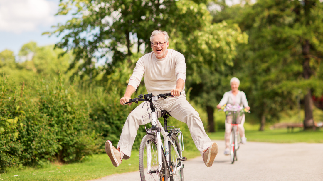What Makes an Emergency Watch Suitable for Seniors Who Live Active Lives? 