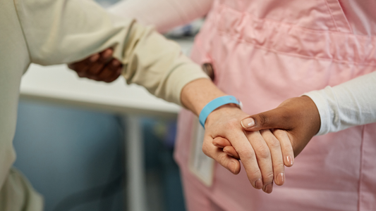 What Warning Signs Indicate an Elderly Person May Need Additional Safety Support? 