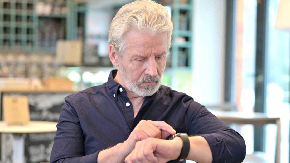 Why Is a Simple Safety Watch Often the Best Choice for First Time Users? 